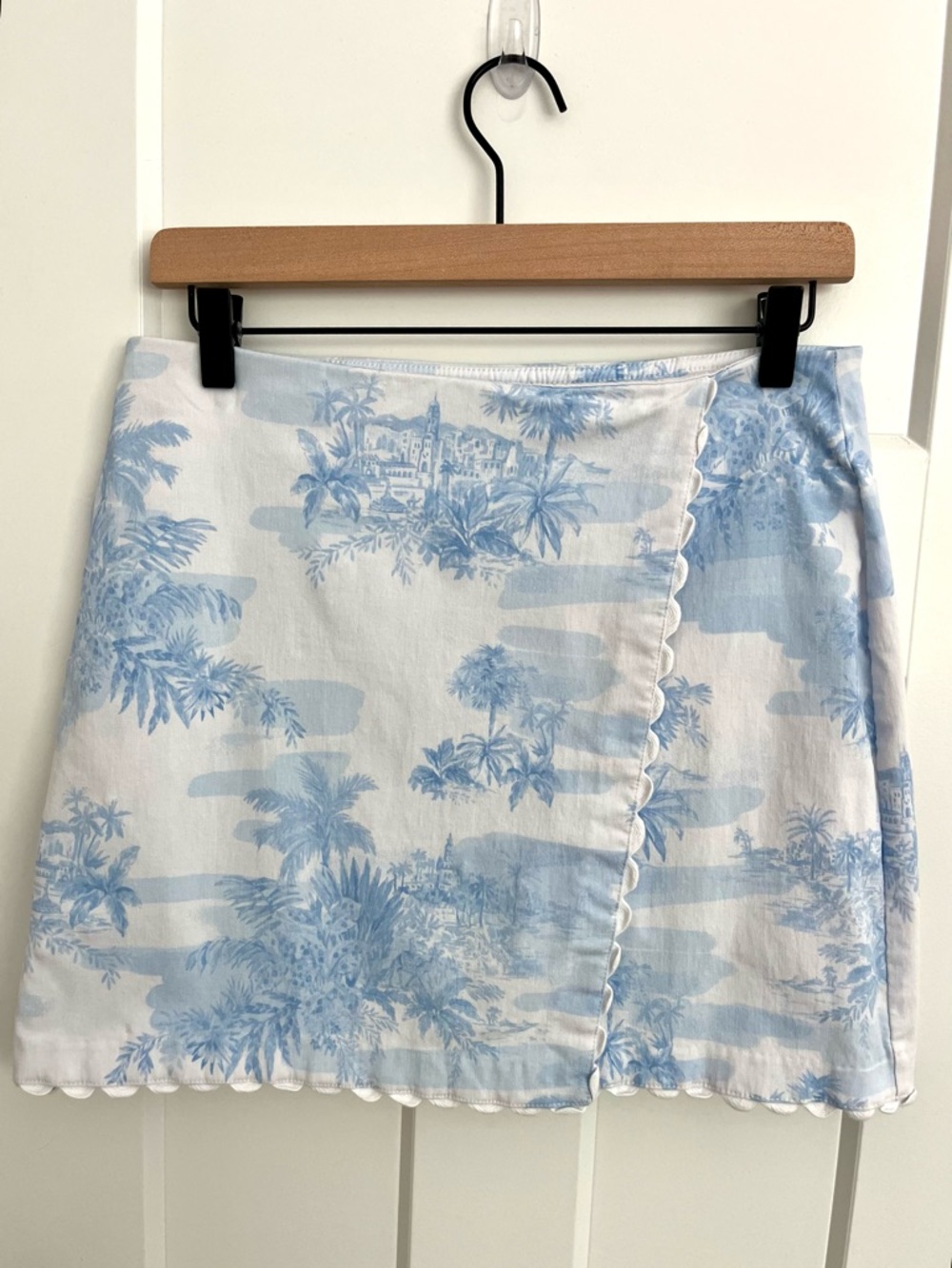 Crown & Ivy Blue Toile Skort Coastal Grandma Wrap Mini Skort Size 8 Coquette EUC